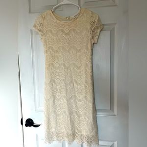Lace dress. Off white/cream